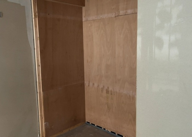 全居室収納スペースが完備されており、お部屋の荷物を効率よく整理整頓可能です。便利なクロゼットには衣類や小物をたっぷり収納でき、65.39平米の専有面積を無駄なく広々と活用できるつくりです。