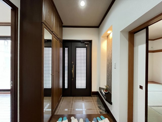 明るい玄関です