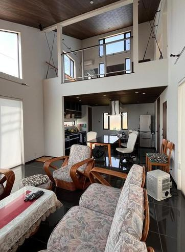 【鹿嶋市荒野 中古戸建の居間】