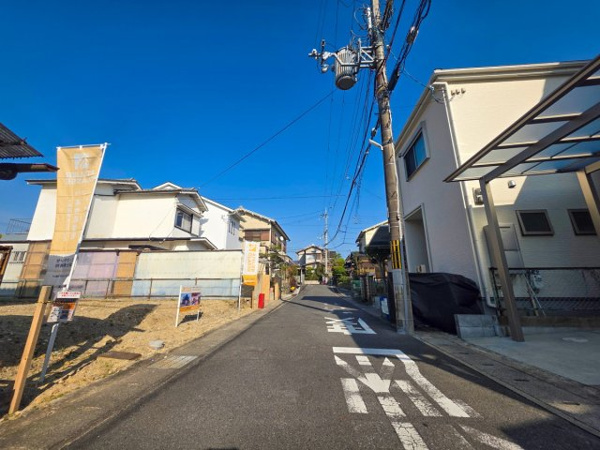【宇治市槇島町北内 売土地 建築条件付きの前面道路含む現地写真】