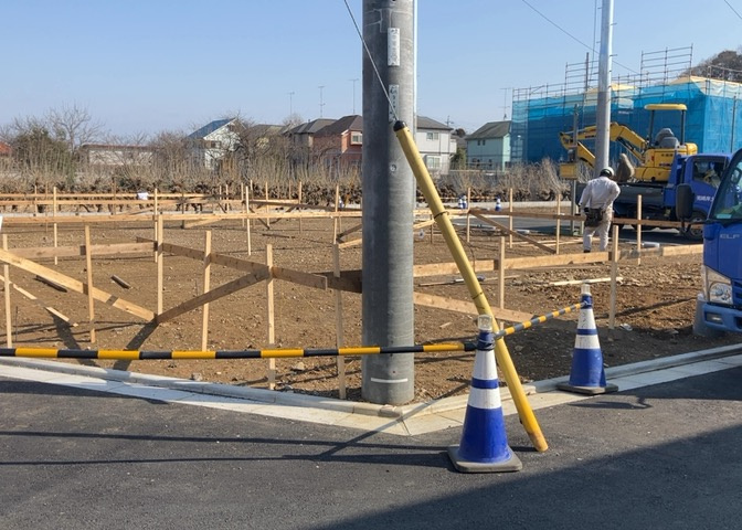 物件の詳細については、現地を見てわかること以外に、役所や法務局などで調べないとわからないことがあります。そのため、現地に行く場合は、もしこの物件を買ったらどのような生活ができるかをイメージしましょう。
