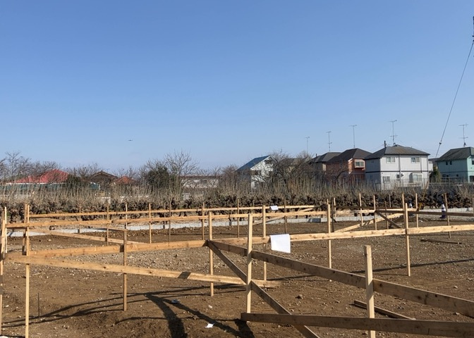 土地の地勢が高台の場合、景色を綺麗にみることができ、景色にこだわってお家探ししている方におすすめです！また平坦地よりも風通しがいいというメリットがあります。デメリットもあるので是非現地でご確認下さい。