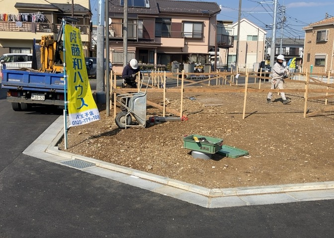 家族でのBBQを行うのであれば3坪程度の広さがあればよいでしょう。ガーデニングや家庭菜園を楽しむ際は、手入れが行き届く範囲にすると安心です。また、庭のある方角や接道が気になる方は事前に確認しましょう。