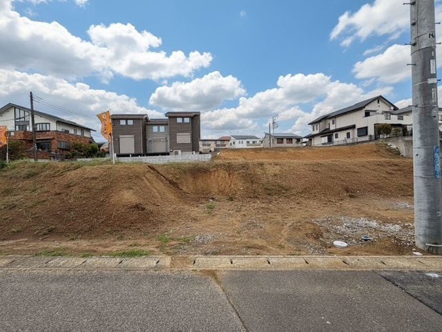南道路に面した陽当たり良好な全5区画！　？1190万円　199.77？　？1240万円　199.78？　？1460万円　199.78？　　？1460万円　199.78？　？1750万円　199.77？