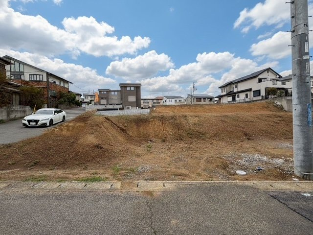 南道路に面した陽当たり良好な全5区画！　？1190万円　199.77？　？1240万円　199.78？　？1460万円　199.78？　　？1460万円　199.78？　？1750万円　199.77？
