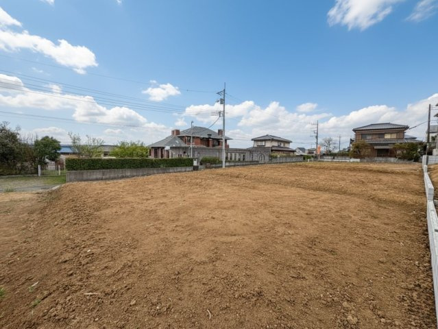 南道路に面した陽当たり良好な全5区画！　？1190万円　199.77？　？1240万円　199.78？　？1460万円　199.78？　　？1460万円　199.78？　？1750万円　199.77？