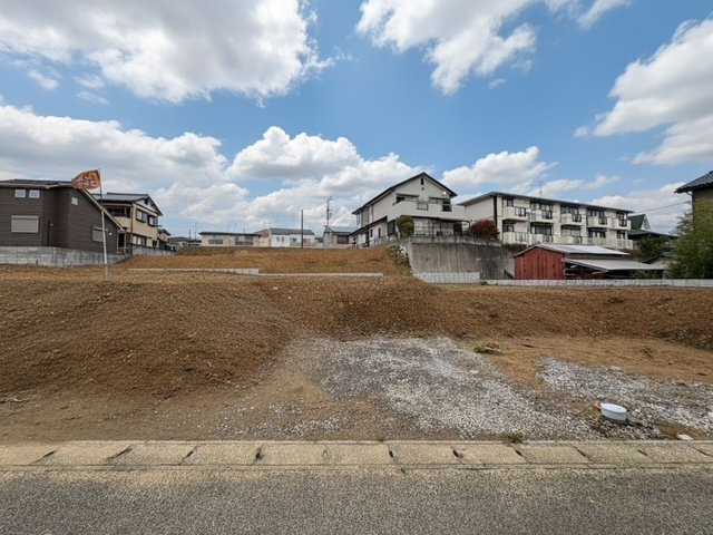 南道路に面した陽当たり良好な全5区画！　？1190万円　199.77？　？1240万円　199.78？　？1460万円　199.78？　　？1460万円　199.78？　？1750万円　199.77？