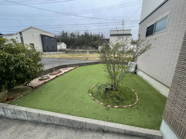 【入野中山台五丁目　戸建の庭】