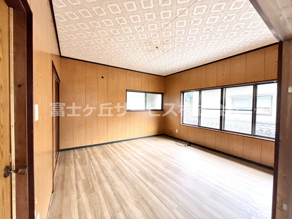 2階の洋室8帖