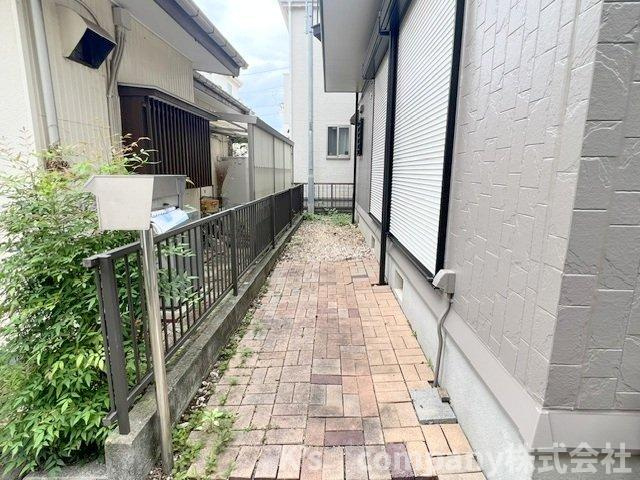 お庭スペース◇雑草の心配がないタイルテラス◇