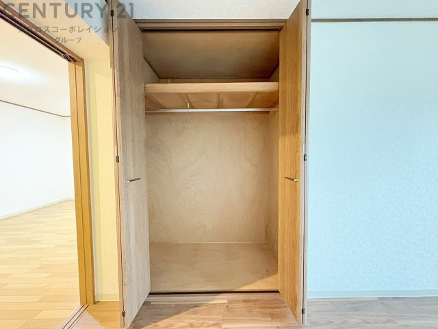 衣類やアクセサリー、小物類の収納が便利で整理整頓がしやすく、部屋の美観を保ちつつ、スペースを最大限に活用できます。衣服のしわやダメージを防ぎ、長持ちさせることができます。