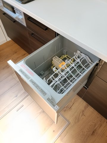 【食器洗浄乾燥】　後片付けが楽になる食器洗浄乾燥機付き！環境にも手荒れにも優しい、嬉しい設備です。