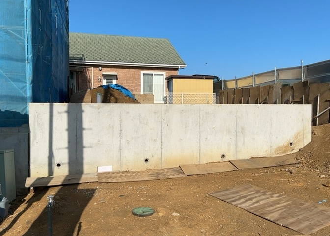 家を建てる前提で土地を探している場合、地盤の丈夫さは譲れない条件の一つです。地盤が脆弱だと追加工事が必要となります。また、過去に地盤沈下や液状化現象を起こした土地は、できるだけ避けた方がいいでしょう。