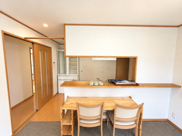 【中古戸建 新潟市秋葉区小須戸の居間】