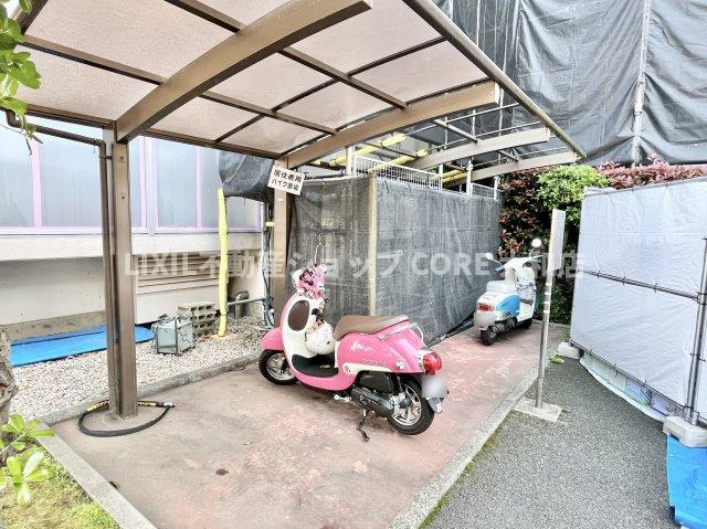 自転車やバイクなど、ゆとりのある敷地で置き場所に困ることはないでしょう。