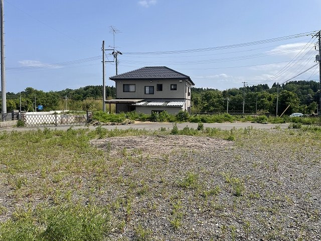 敷地内北側奥から南方向への写真です。