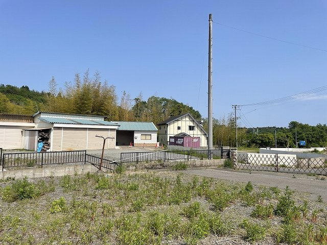 土地の内部から南東方向への写真です。
