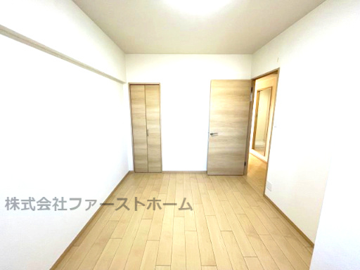 床、壁、建具までリフォーム済です