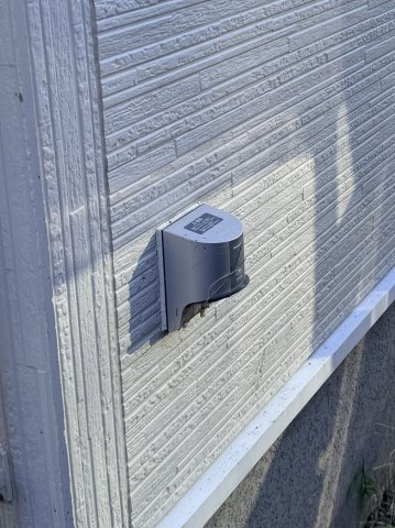 EV・PHEV充電用の屋外コンセントを備えた、将来性ある住まいです。