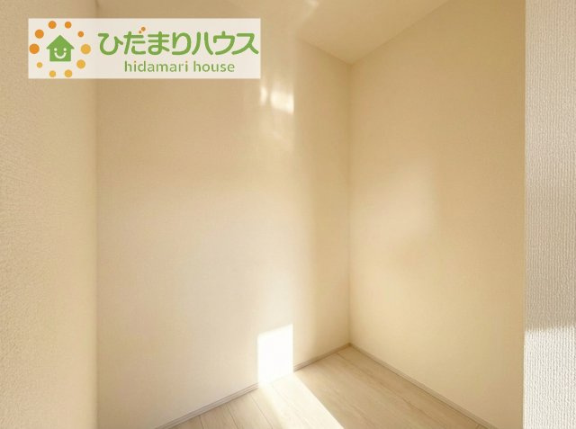 こたつや扇風機などの季節物もポンポンしまえる大容量の納戸付き♪