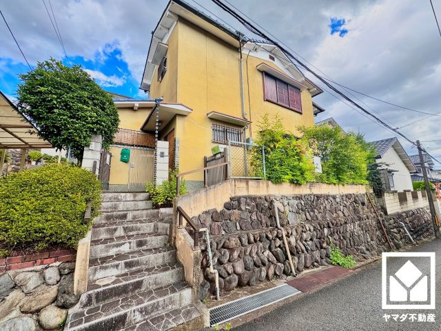 外観：326000196226