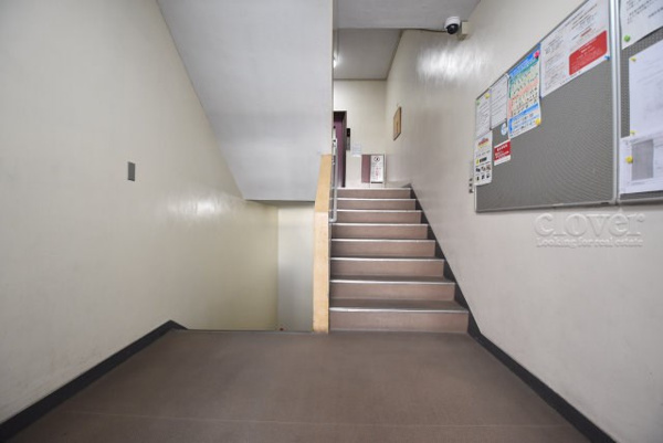 【池袋住宅（サトミビル）のロビー】