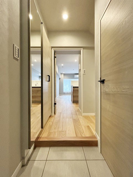 【池袋住宅（サトミビル）の玄関】