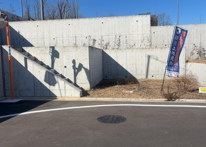 物件の詳細については、現地を見てわかること以外に、役所や法務局などで調べないとわからないことがあります。そのため、現地に行く場合は、もしこの物件を買ったらどのような生活ができるかをイメージしましょう。