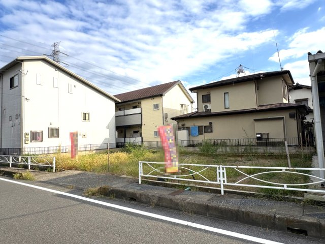 建築条件なし・お好きなハウスメーカーで建築可能です。希望の間取りが叶いやすい整形地。