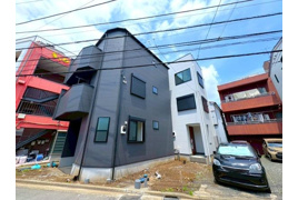 横浜市西区中央の新築戸建ての外観