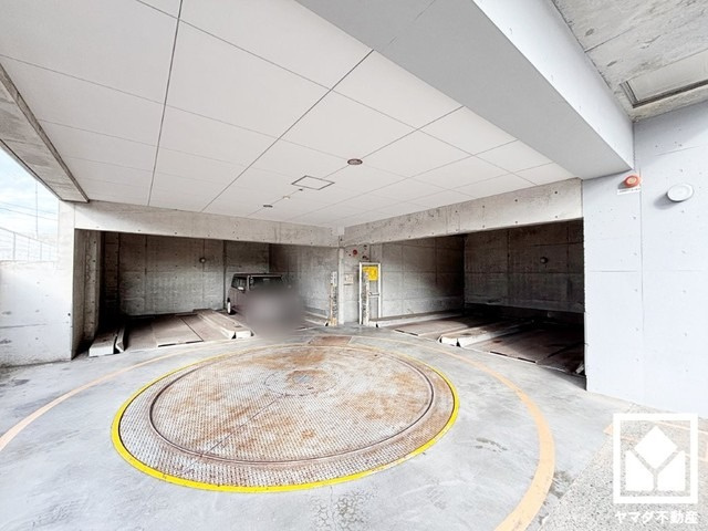 トイレは温水洗浄便座付きで、季節を問わずいつでも温かい便座をお使いいただけます。
