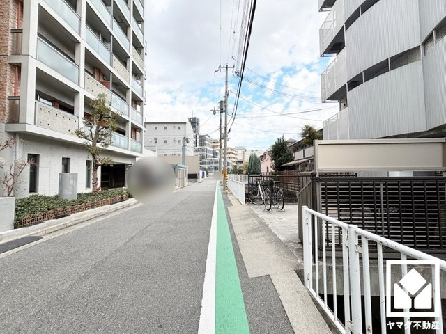 専用庭には水栓がございます。お花の水やりなどは勿論、汚れやすい作業も室内を汚さず行えるので、生活空間を清潔に保つことができます。