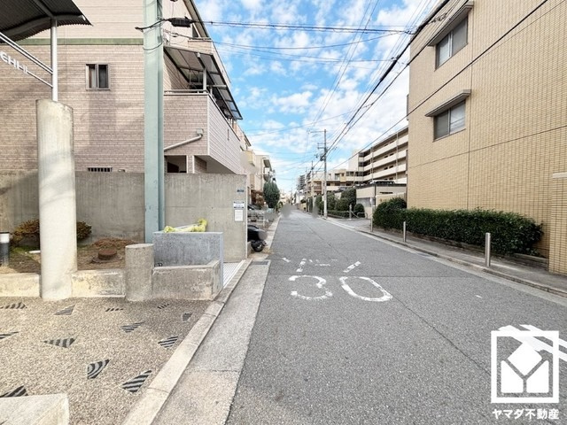 玄関にはシューズボックスを完備。家族の靴もしっかり収納できるので、玄関がいつも片付き、気持ちよくお客様を迎えられます。