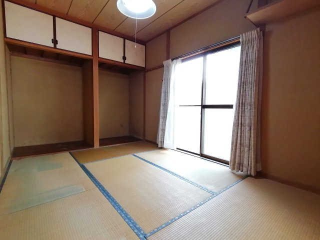 落ち着いた雰囲気の和室付きです
