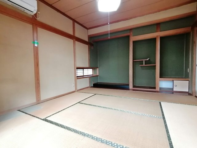 和室、ちょっとしたくつろぎスペースにいかがでしょうか