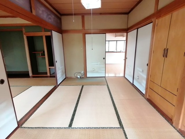 日本らしい落ち着いた雰囲気の和室です