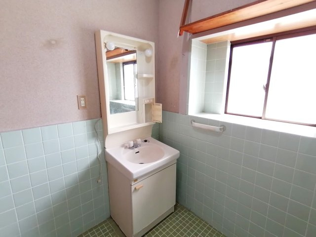 使いやすい独立洗面台です