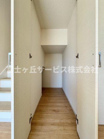 階段下収納です