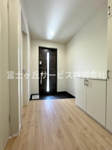 収納もある玄関です