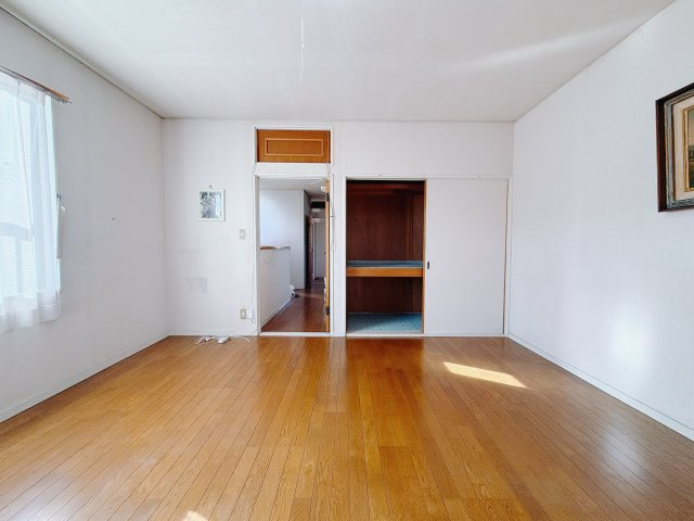 ■2階洋室｜2階各居室には収納をご用意しています♪常にお部屋を綺麗に保てます！小さなお子様も自然とお片付けができるようになるのでうれしいですよね！