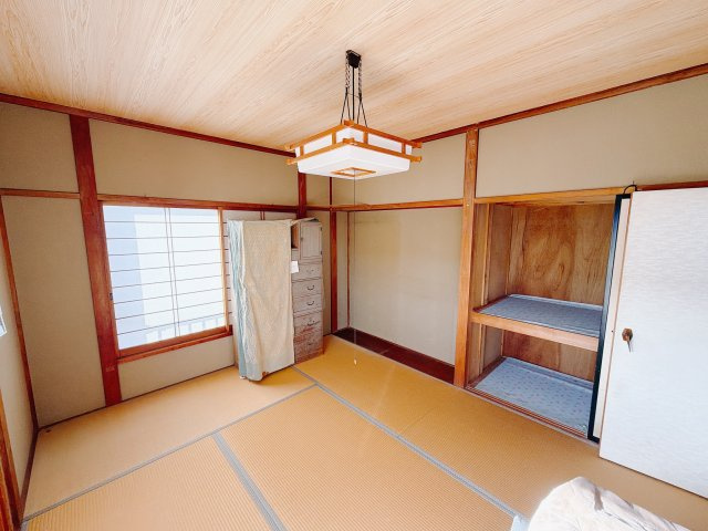 ■2階和室｜和室でしか味わえない畳ならではの香りや素材で和のやすらぎを感じてください♪休日はお子様とお昼寝するのにも最適です！