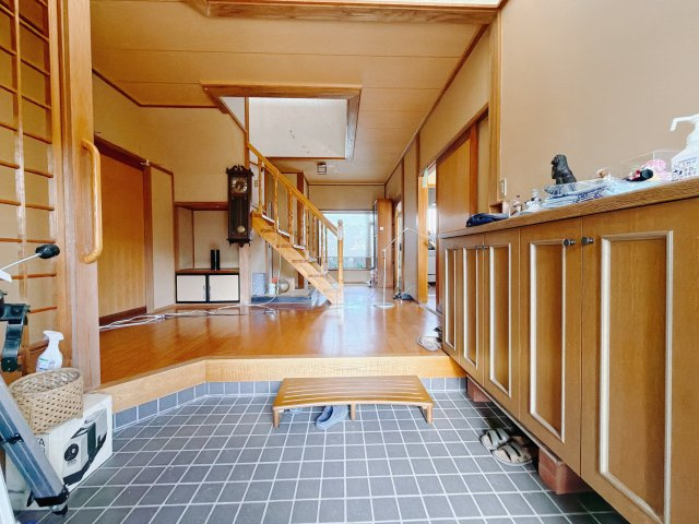 ■玄関｜毎日の「いってらっしゃい」や「お帰りなさい」を大切なご家族と過ごす玄関は〈使いやすさ〉を追求しております♪