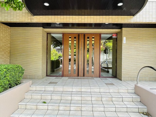 ～管理形態は全部委託式　キレイにメンテナンスされているマンションです～