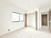 使い勝手のいい洋室です