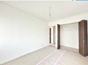 落ち着いた色調の洋室です