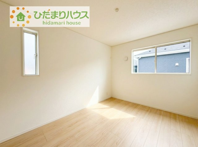机にベットを置けば子供部屋の完成です！