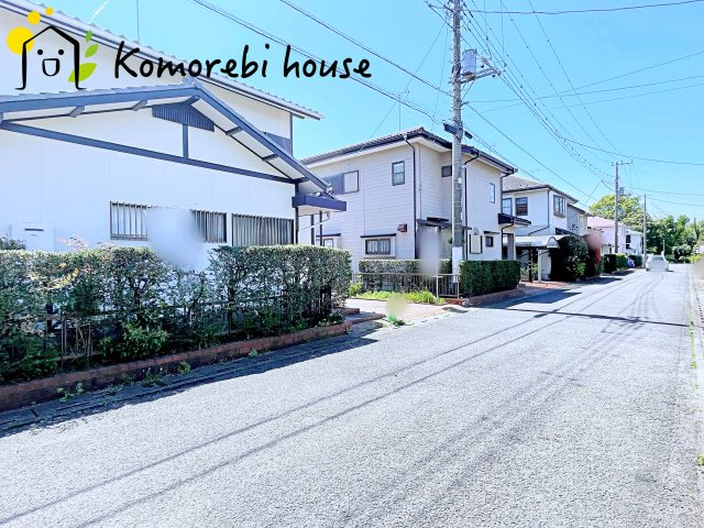 前面道路含む現地写真です