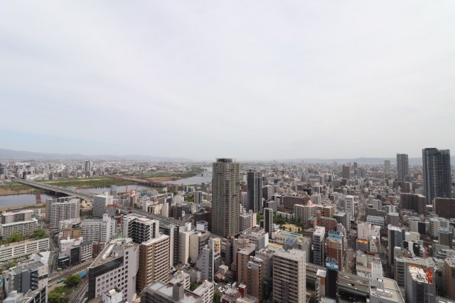 【物件からの眺望】38階からの眺望！周辺に高層建築物がないため、抜けた眺望が満喫可能☆