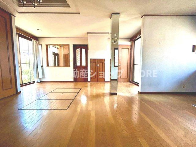 オープンでのびやかな空間を生み出す、こだわりの広がりとゆとりのリビング。