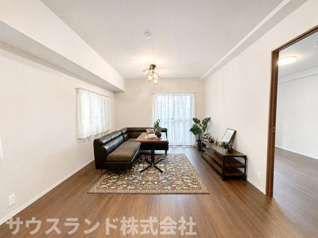 お好きなインテリアで、くつろぎと楽しさが共存する、自分らしいスタイルのリビングに。